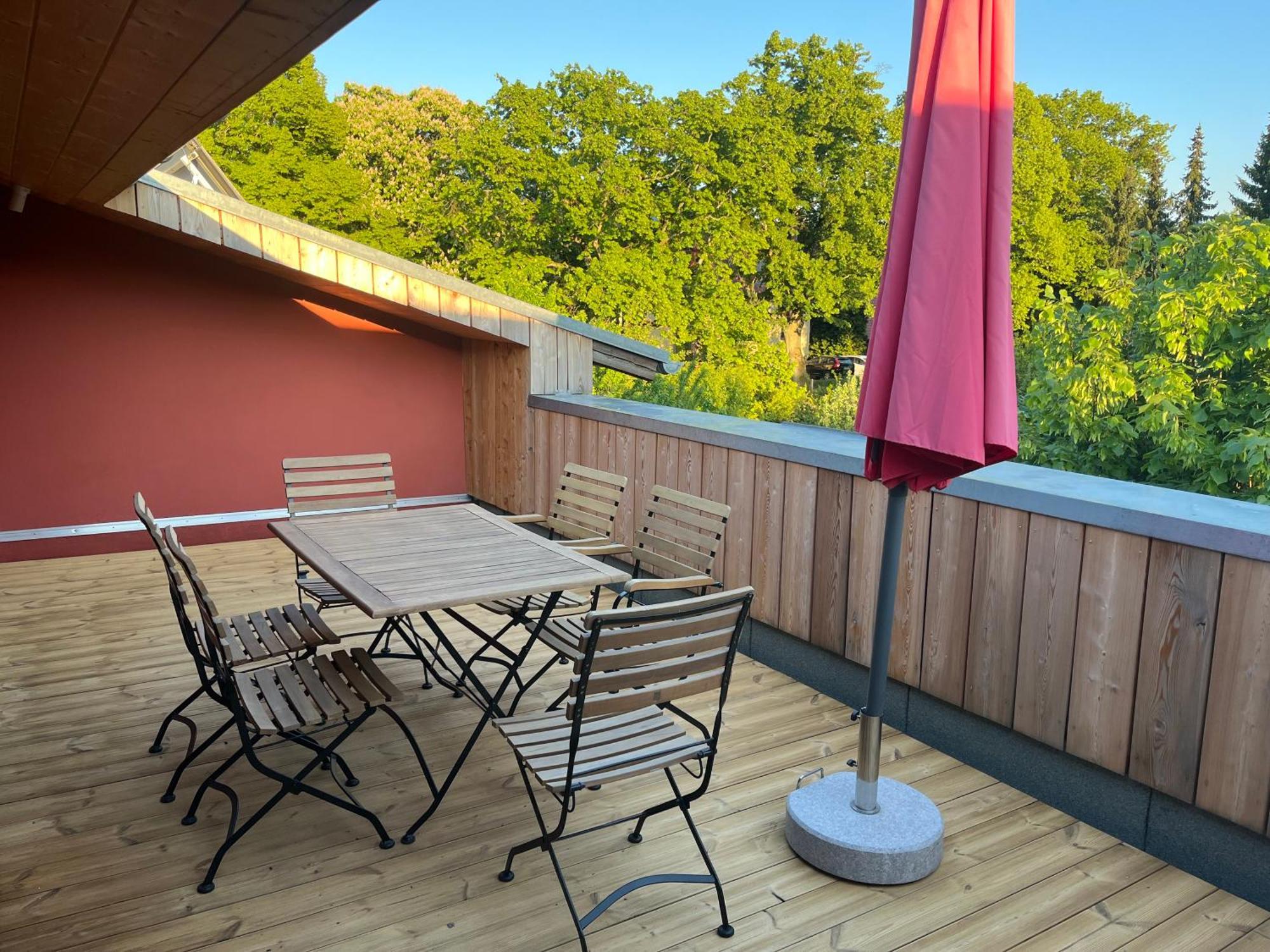 Grosse Wohnung Mit Loggia Templin Exterior photo